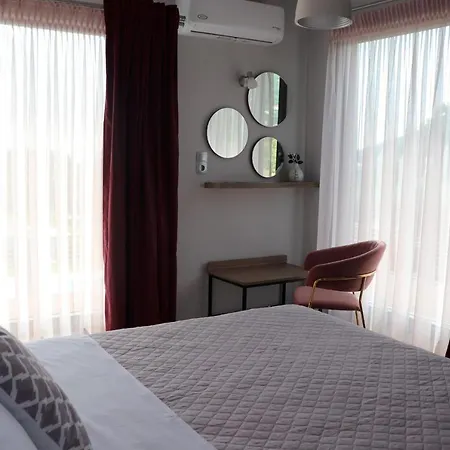 Olympus Paradise 4 *