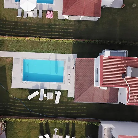 Olympus Paradise 4 *